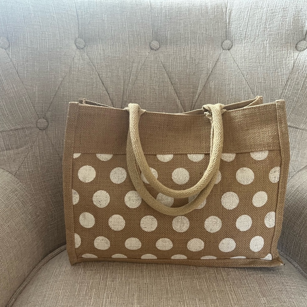 NWT SUMMER RAFFIA TOTE BAG WHITE POLK A DOT